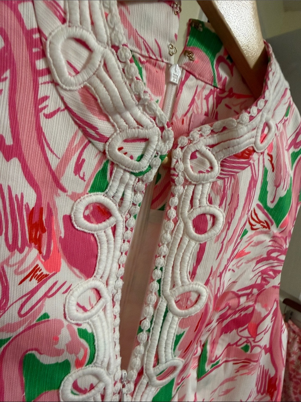 Lilly Pulitzer 💗Sleeveless Pink & Green Flamingo Print Shift Dress - Picture 3 of 15